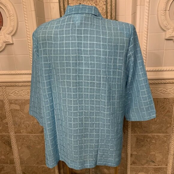Blair. Size 3X. 3/4 Sleeve. Textured Flowy Shirt. Pearlized Buttons. B81. - Picture 4 of 5